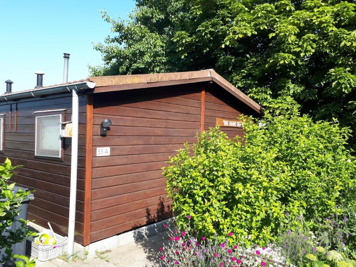 Bie Oans Oefje Chalet Lewedorp